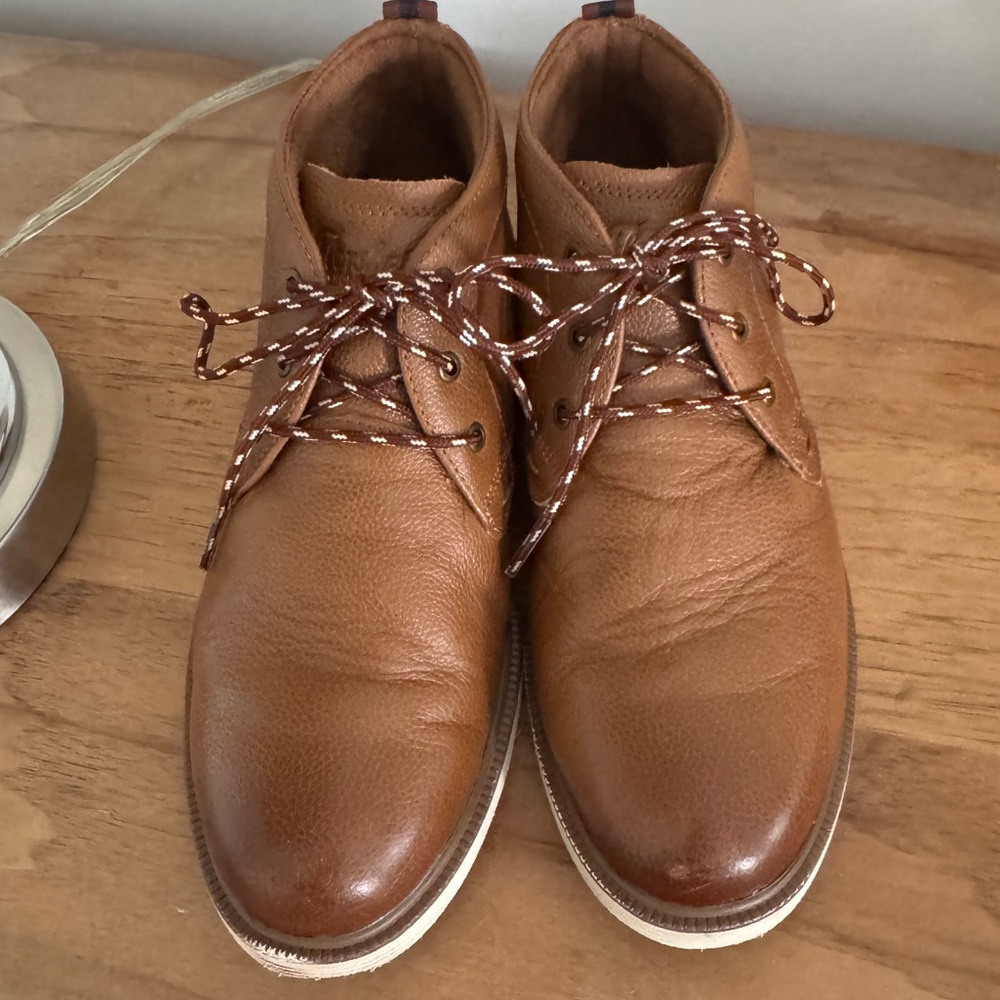 EUC Florsheim Comfort Tech Dress Chukka Boots